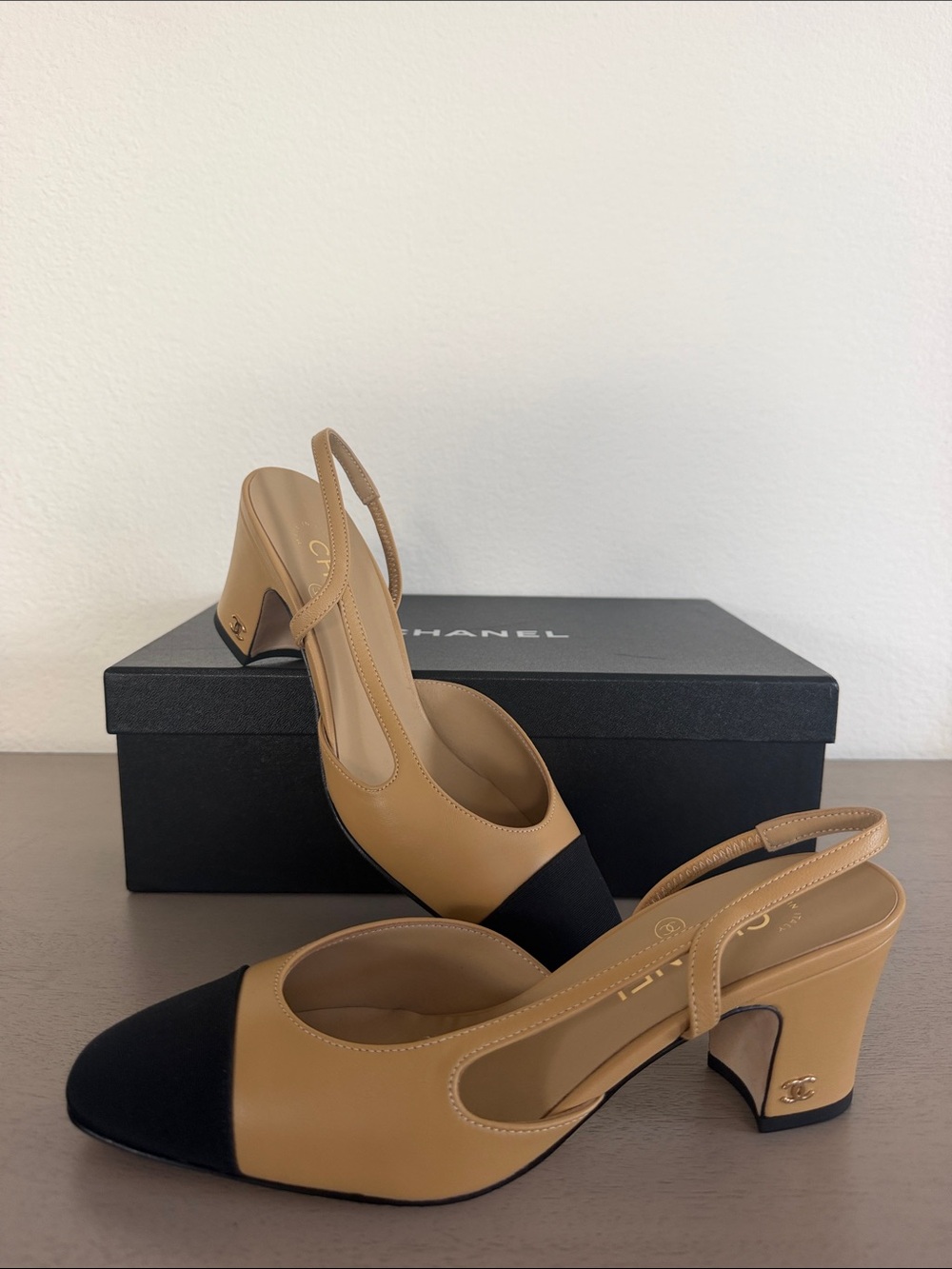 Chanel Goatskin Grosgrain Cap Toe CC Slingback Pumps 38 Beige Black